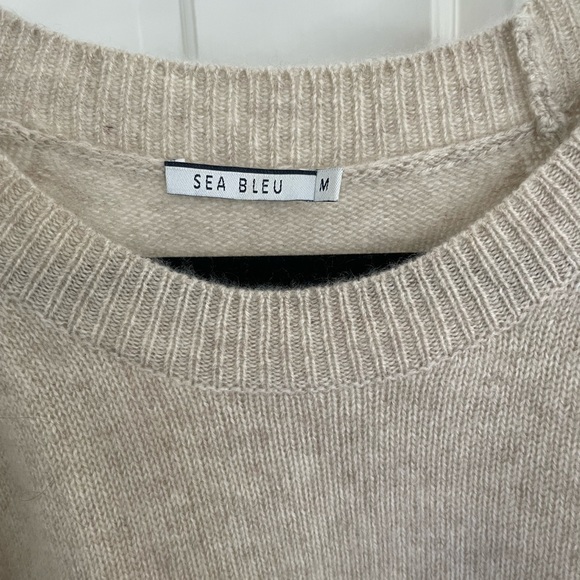 Sea Bleu cold shoulder cashmere sweater - Picture 2 of 7